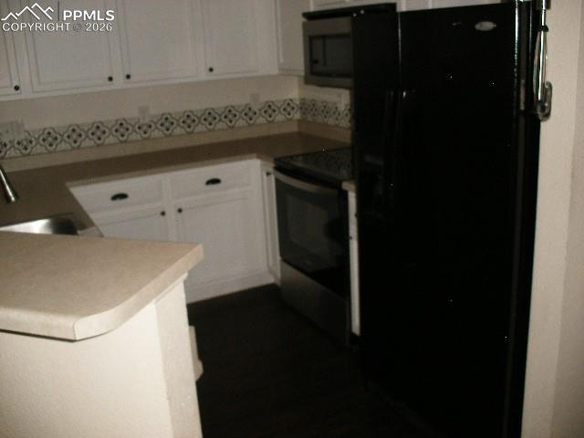 Image 7 of 41: Kitchen