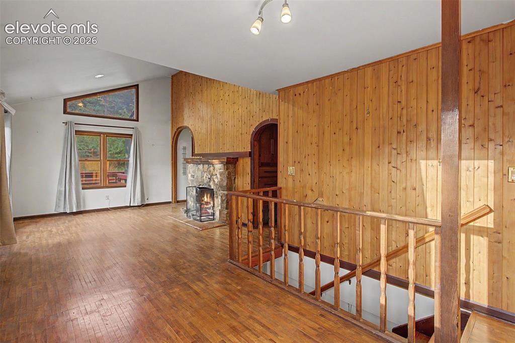 Image 5 of 18: Living Room