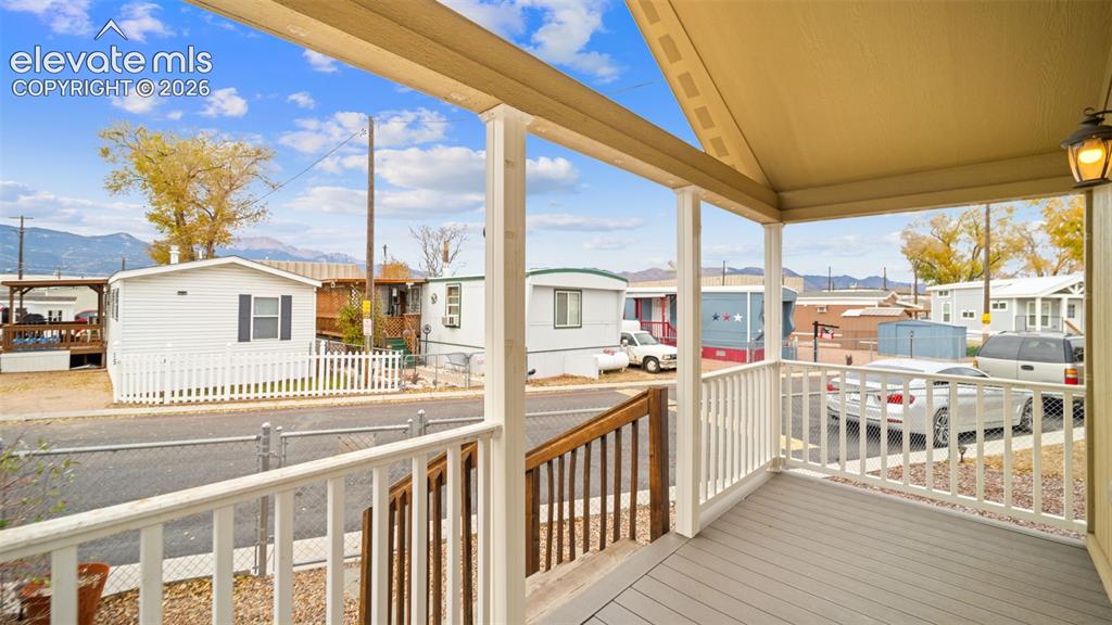 Image 8 of 26: Deck