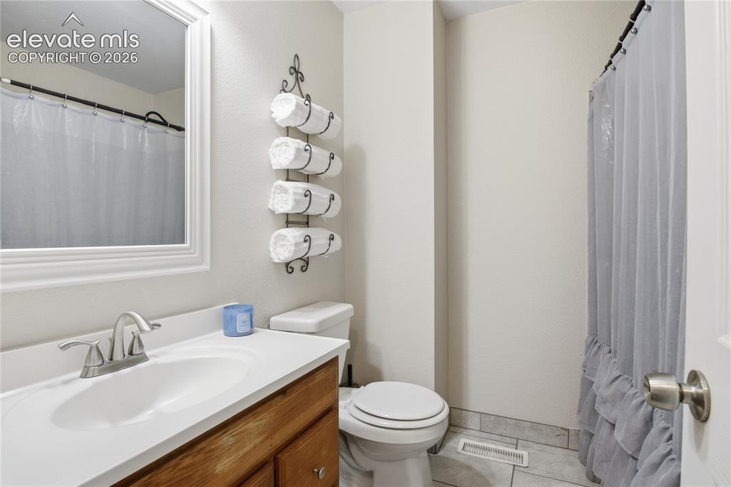 Image 12 of 30: Bathroom