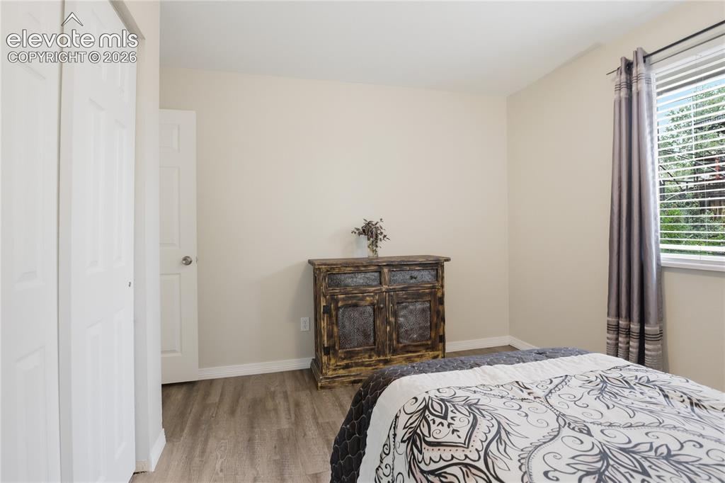Image 14 of 30: Bedroom
