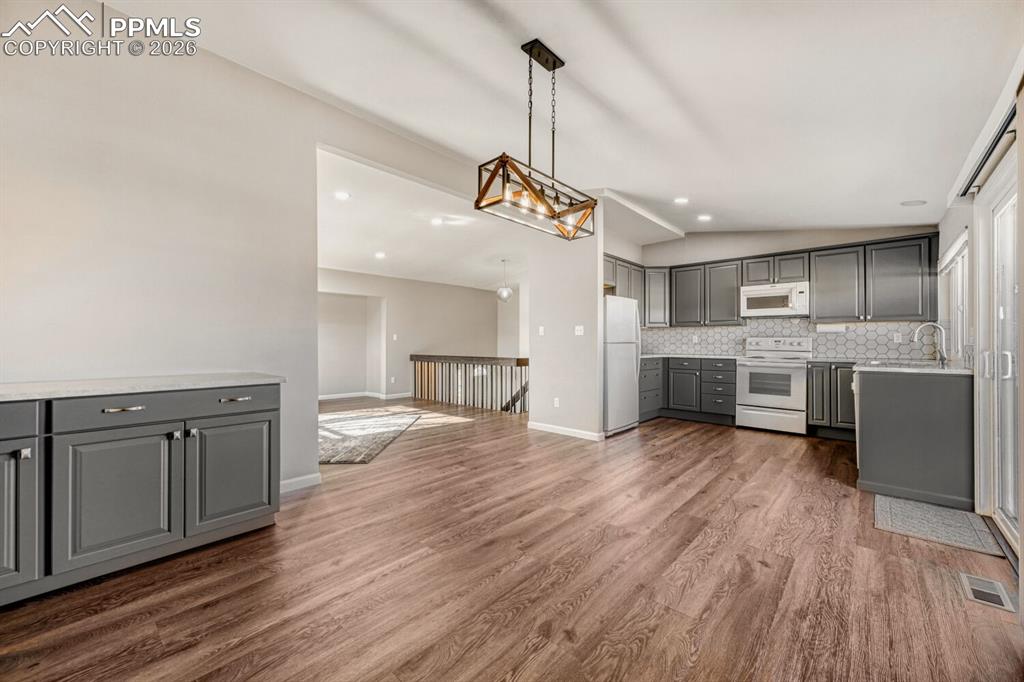 Image 10 of 48: Kitchen