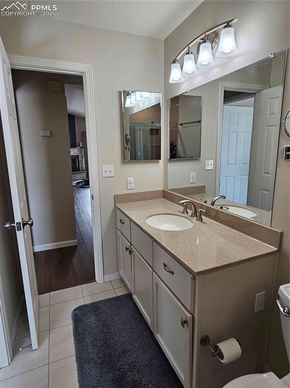 Image 18 of 48: Bathroom