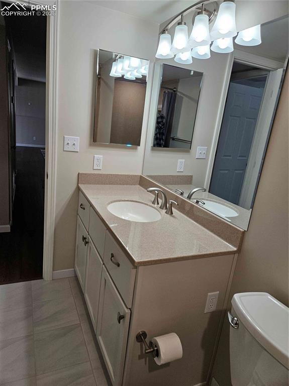 Image 19 of 48: Bathroom