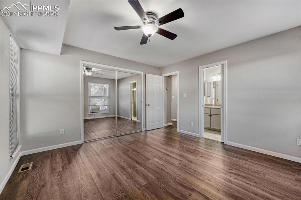 Image 21 of 48: Bedroom