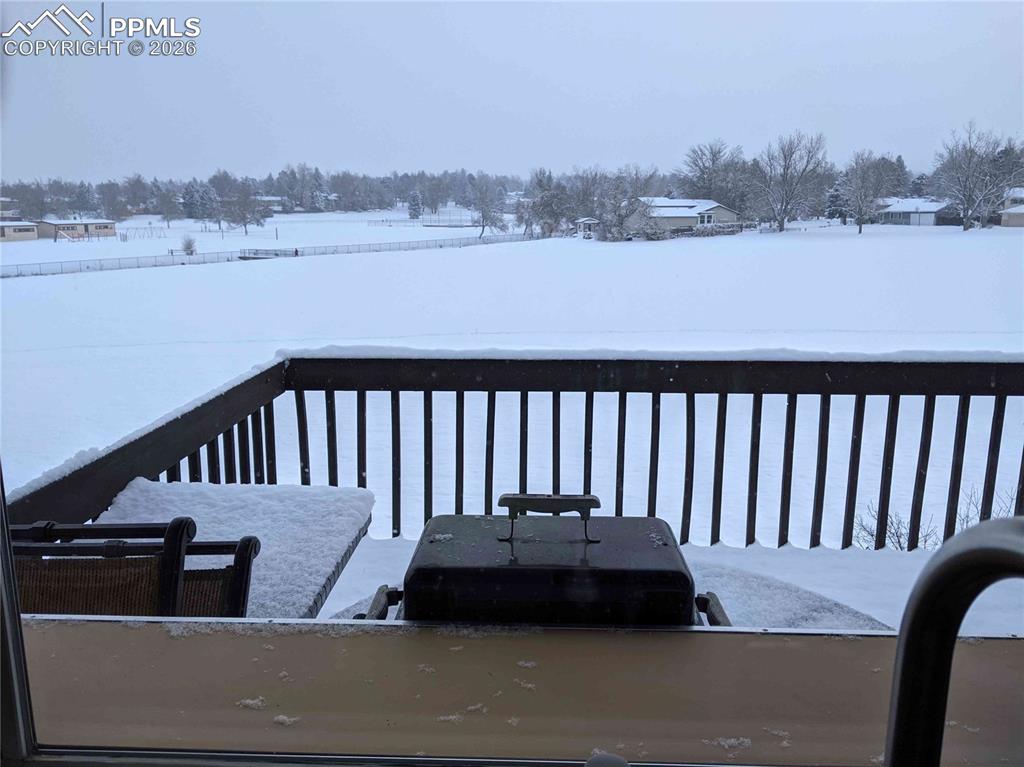 Image 44 of 48: Deck