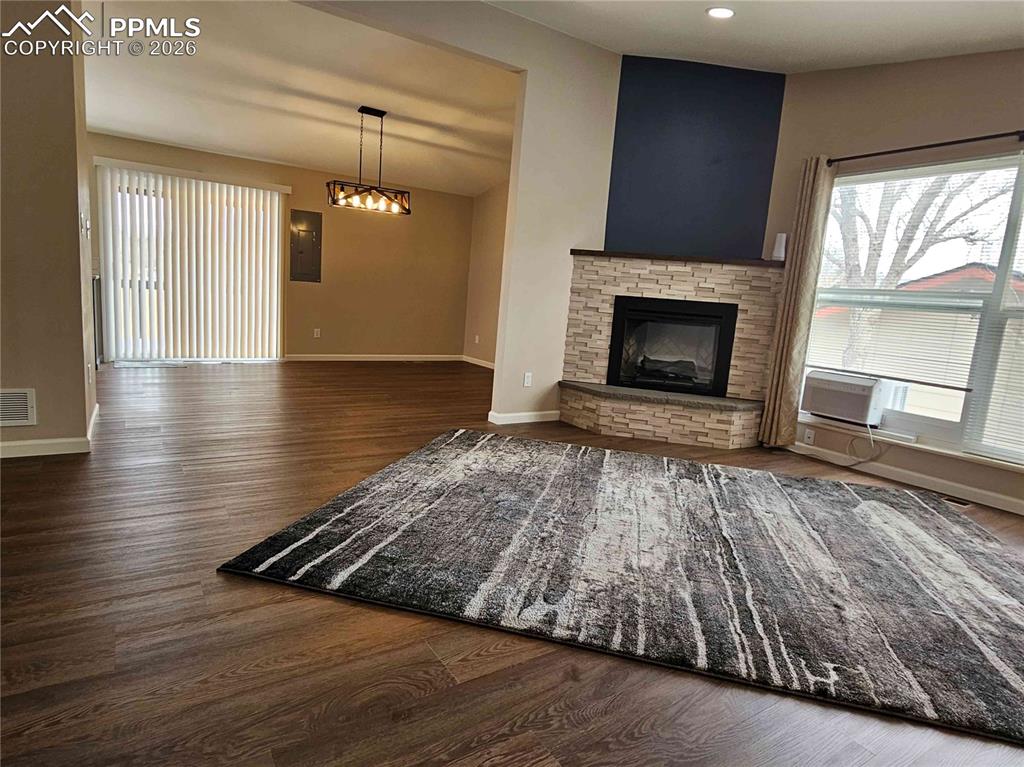 Image 7 of 48: Living Room