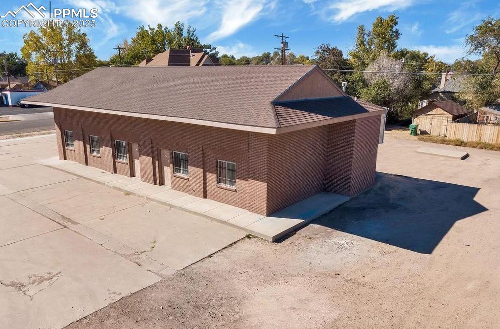 Image 3 of 5: Side of Structure