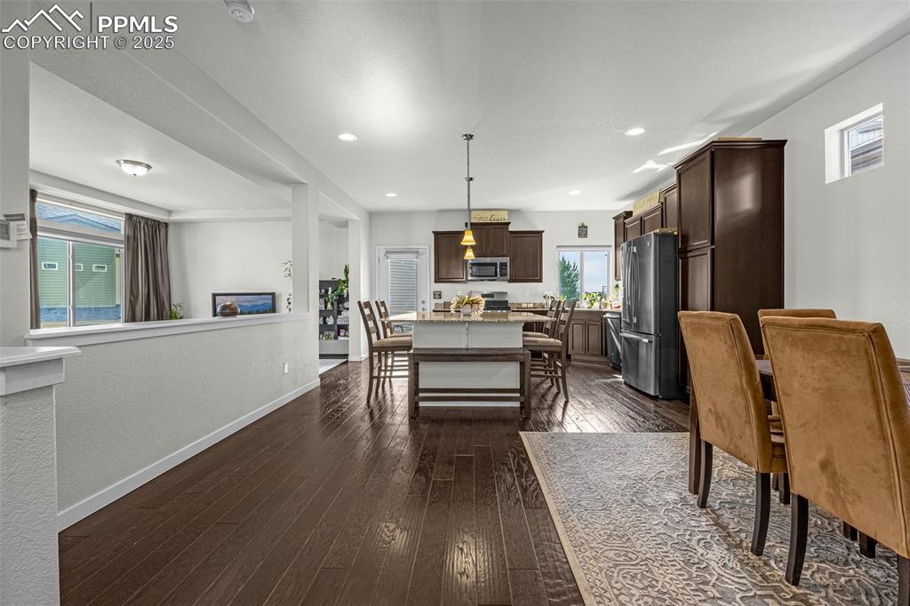 Image 7 of 39: Dining Area