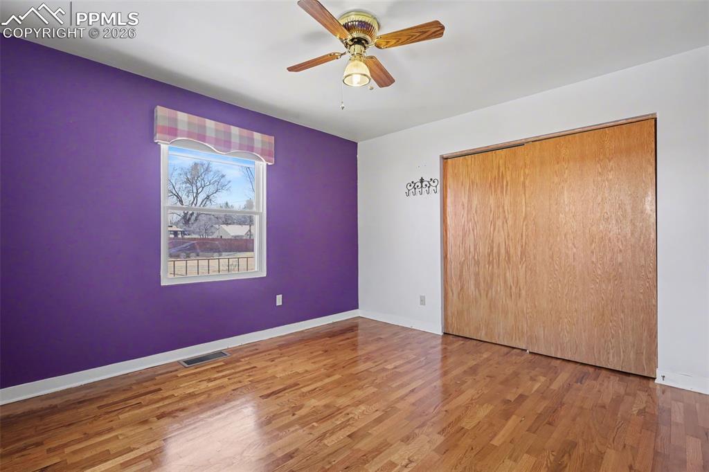 Image 11 of 28: Bedroom