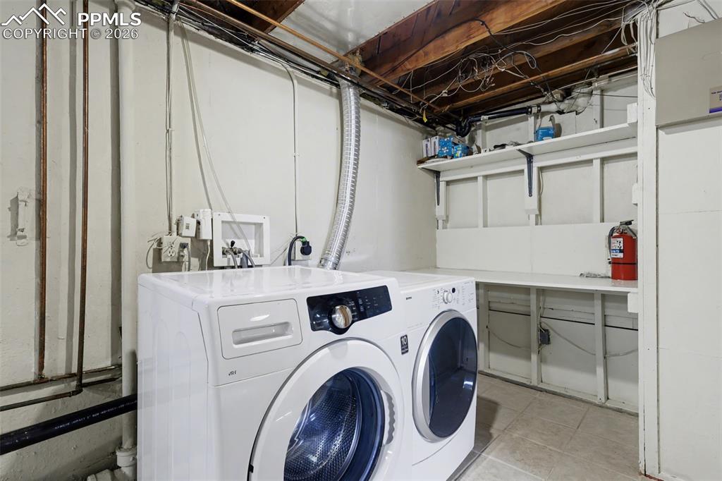 Image 23 of 28: Laundry