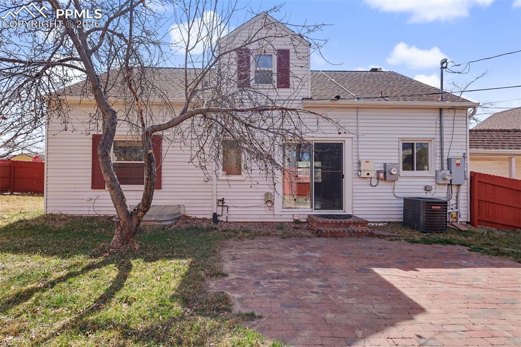 Image 26 of 28: Back of Structure