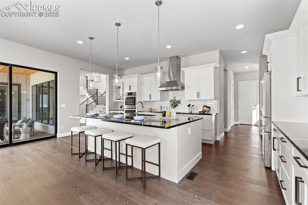 Image 13 of 36: Kitchen
