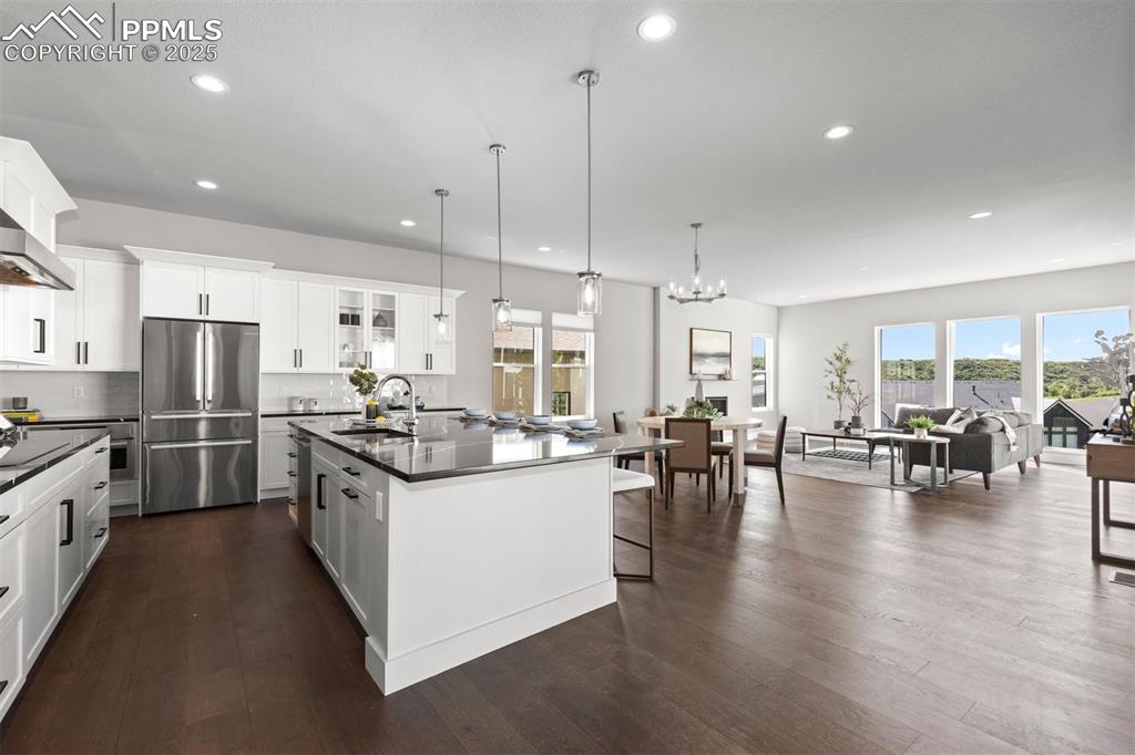Image 9 of 36: Kitchen