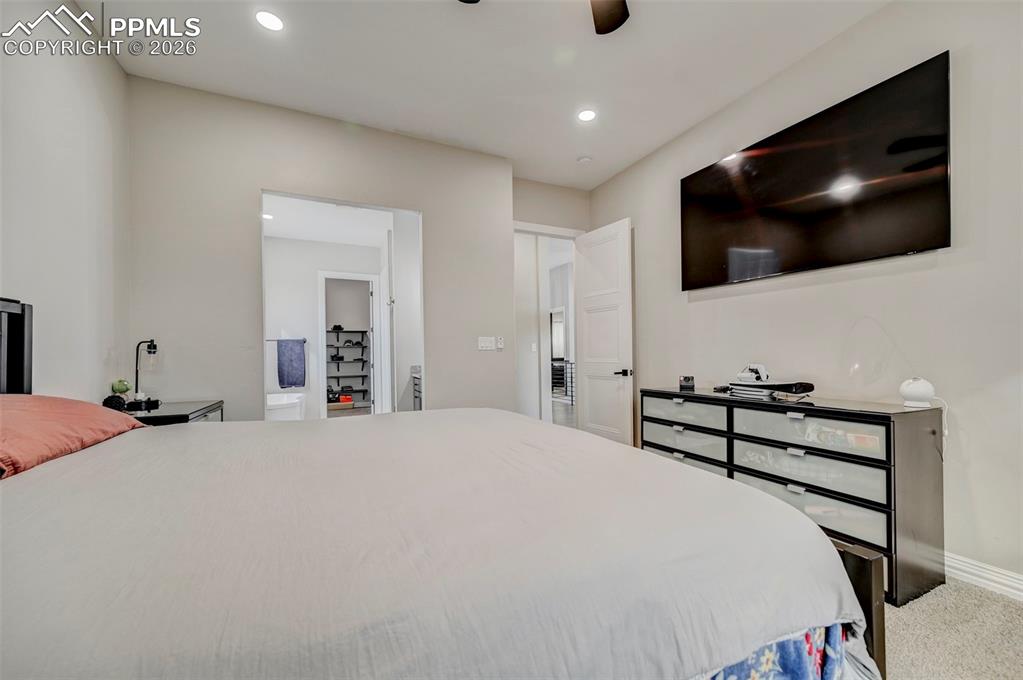 Image 15 of 50: Bedroom