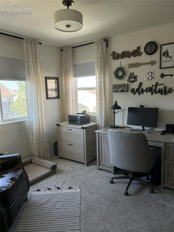 Image 12 of 15: Office