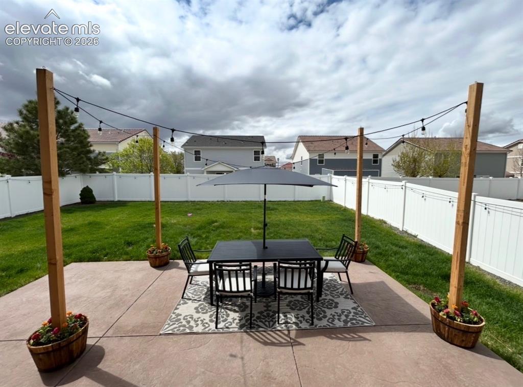 Image 2 of 15: Patio
