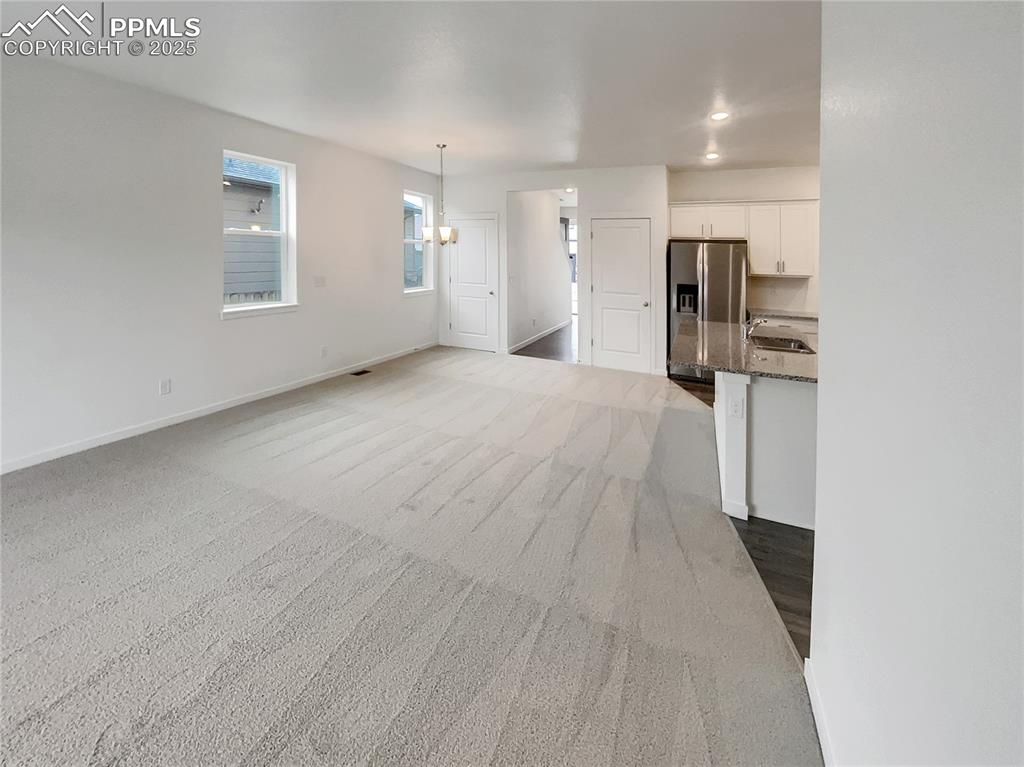 Image 12 of 25: Living Room