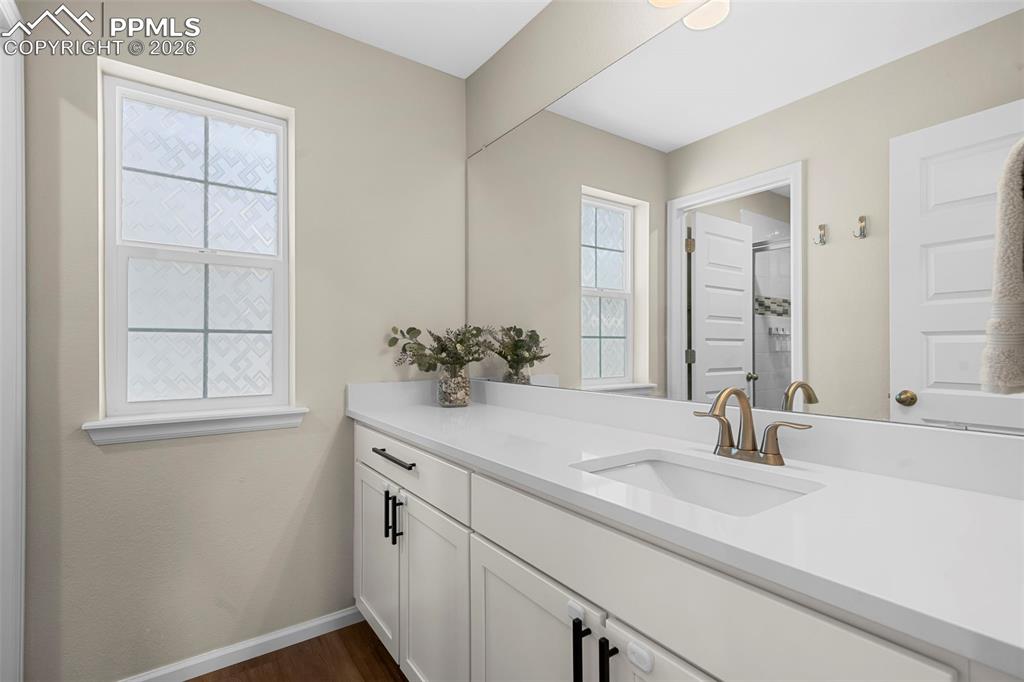 Image 16 of 47: Bathroom