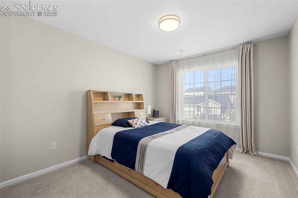 Image 17 of 47: Bedroom