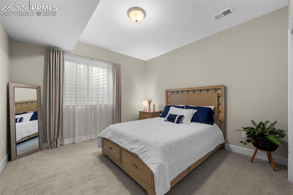 Image 26 of 47: Bedroom