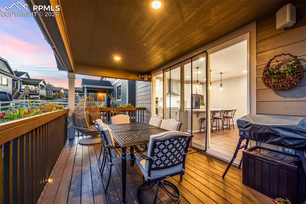 Image 34 of 47: Deck