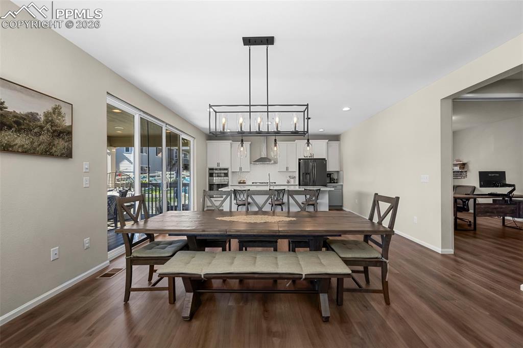 Image 7 of 47: Dining Area