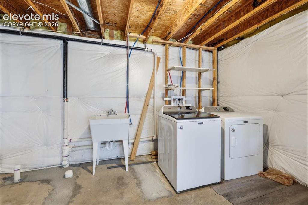 Image 32 of 43: Laundry area.