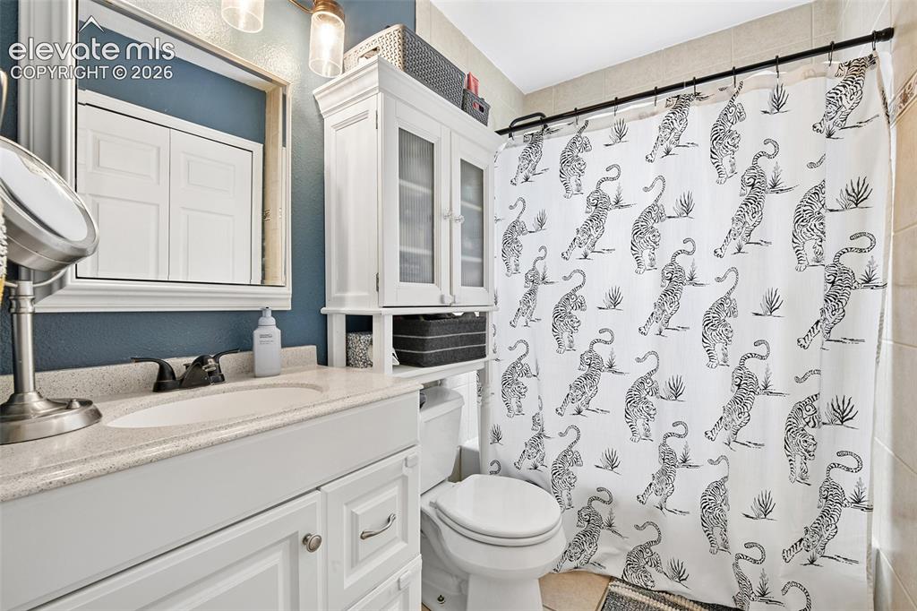 Image 11 of 21: Bathroom