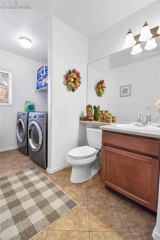 Image 13 of 38: Bathroom