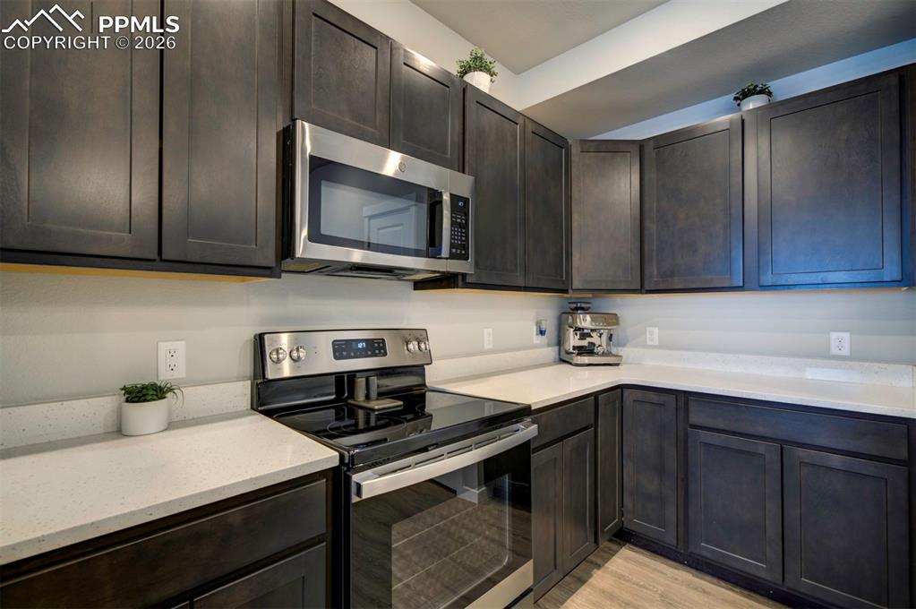 Image 10 of 42: Kitchen