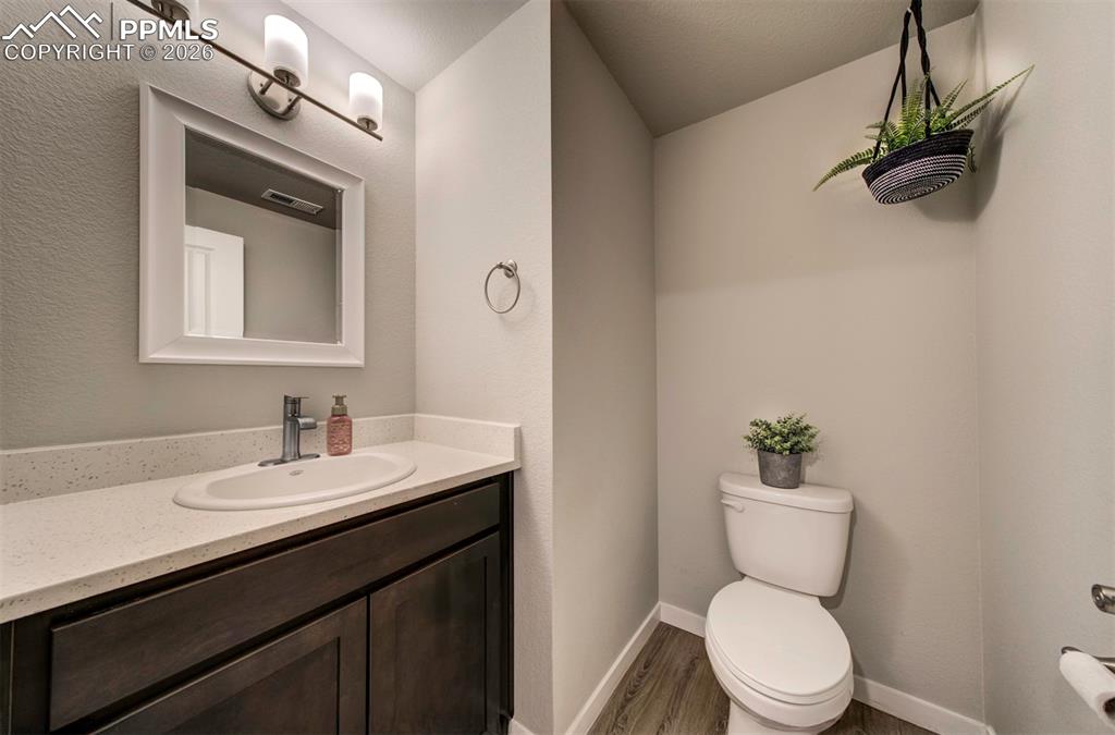 Image 22 of 42: Bathroom