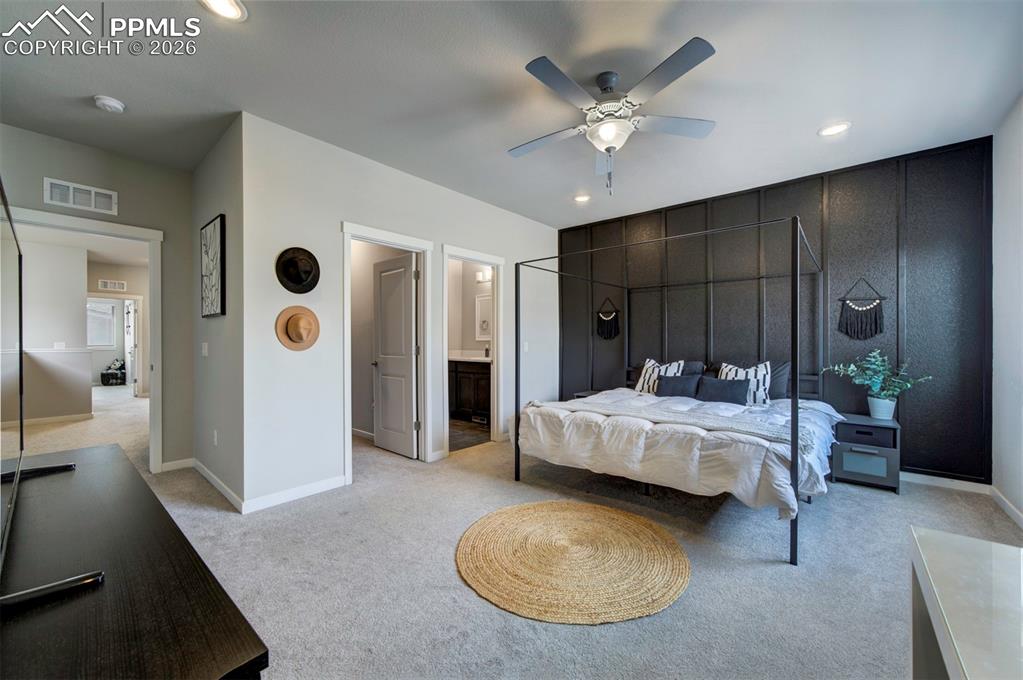 Image 29 of 42: Bedroom