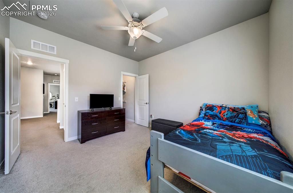 Image 36 of 42: Bedroom