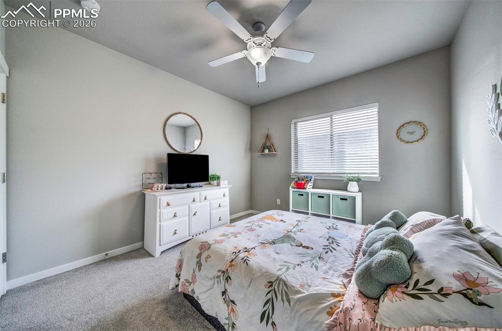 Image 38 of 42: Bedroom