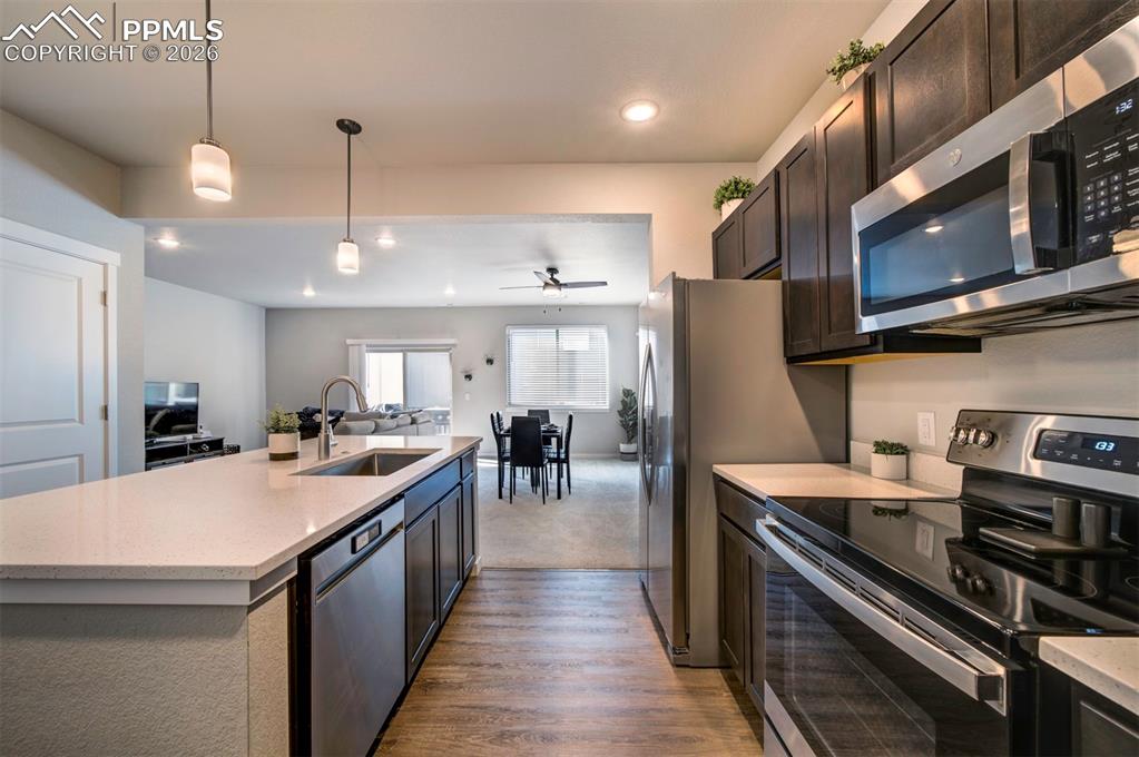 Image 6 of 42: Kitchen