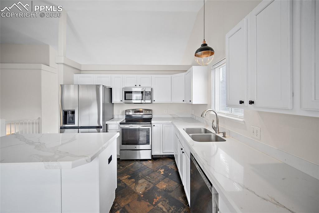 Image 12 of 45: Kitchen