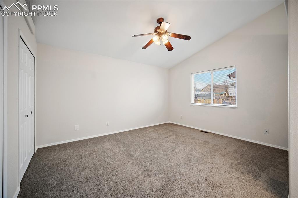 Image 19 of 45: Bedroom