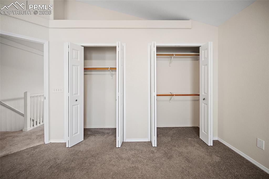 Image 21 of 45: Bedroom