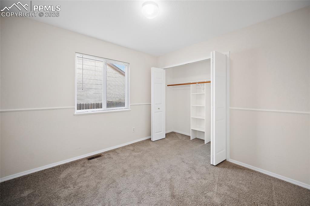 Image 26 of 45: Bedroom