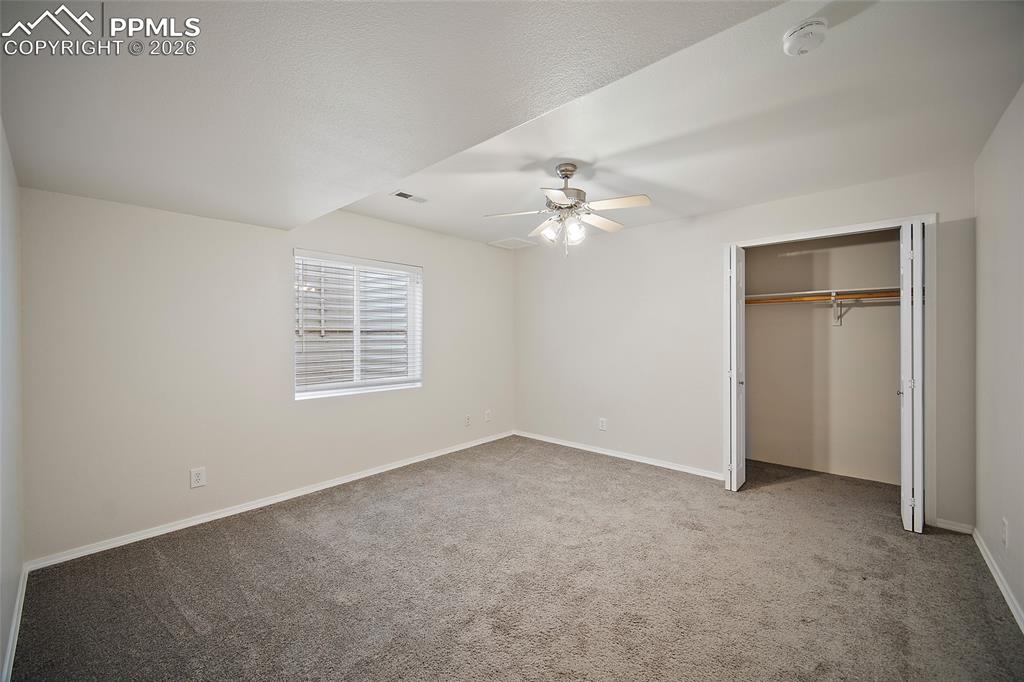 Image 35 of 45: Bedroom