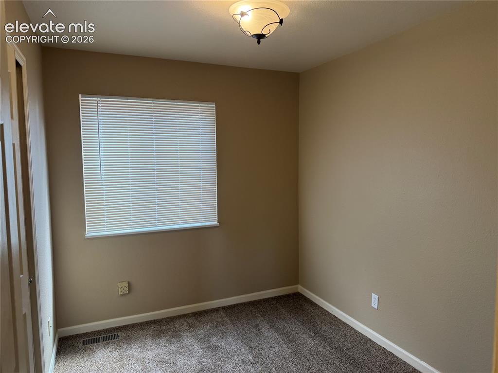 Image 10 of 17: Upper bedroom 3
