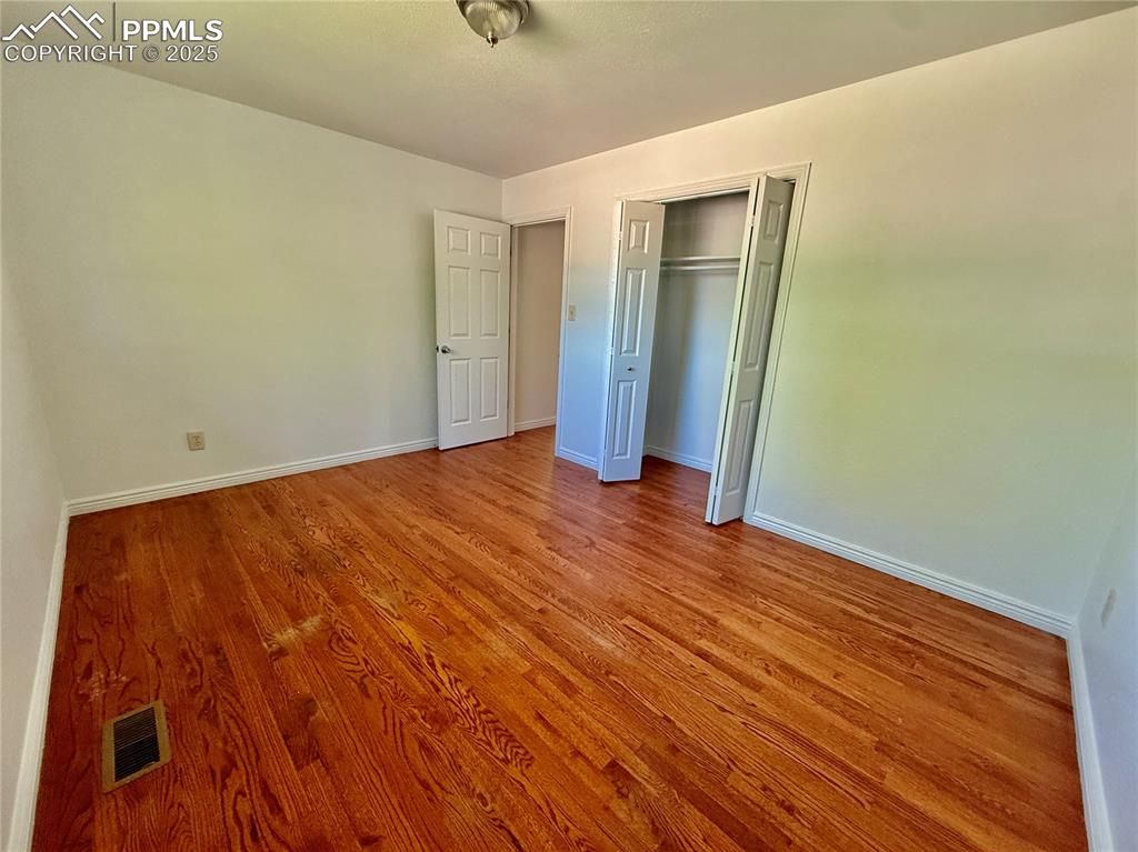 Image 16 of 32: Upper Bedroom
