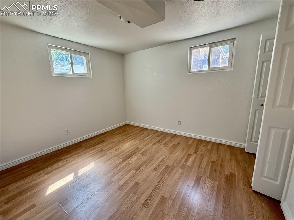 Image 21 of 32: Lower Bedroom