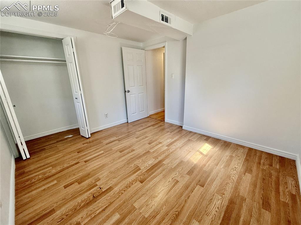 Image 23 of 32: Lower Bedroom