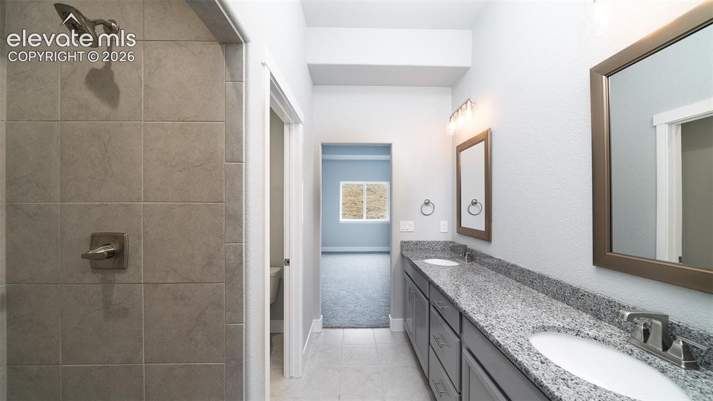 Image 10 of 20: Bathroom