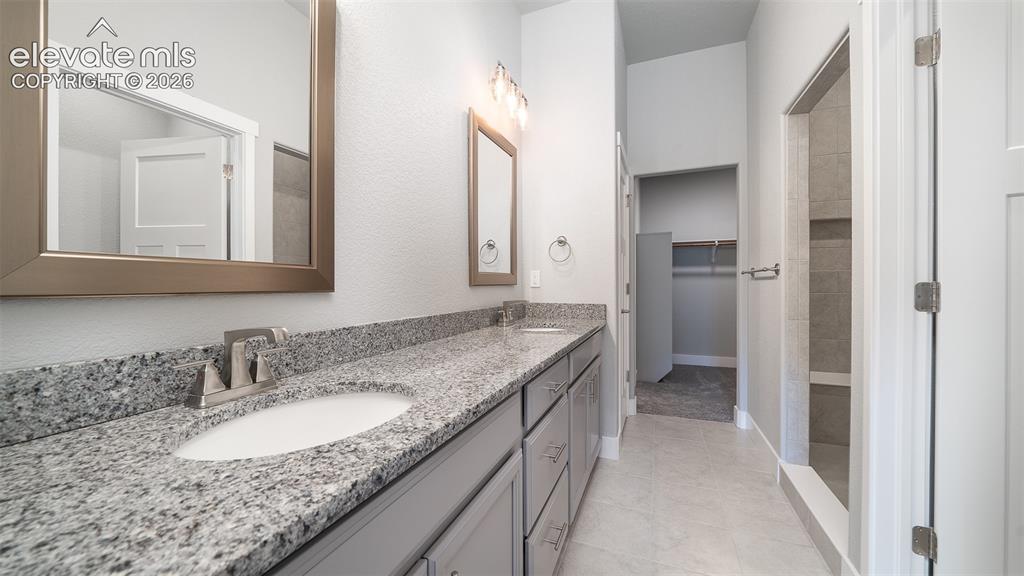 Image 11 of 20: Bathroom
