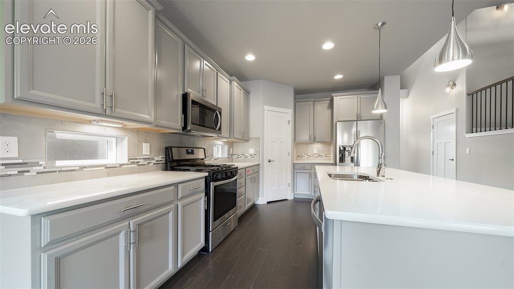 Image 5 of 20: Kitchen
