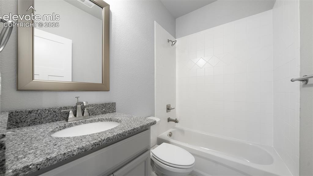 Image 7 of 20: Bathroom