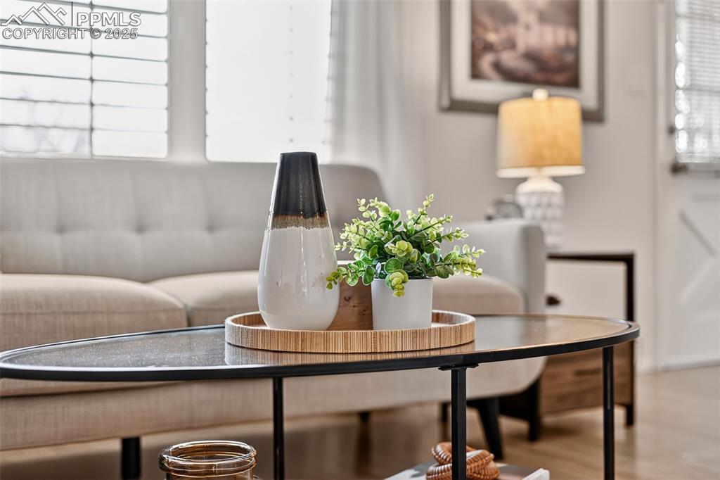 Image 11 of 40: Family Room